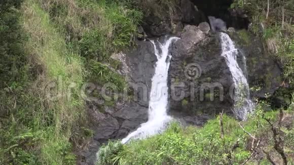 毛伊岛美丽的风景瀑布视频的预览图