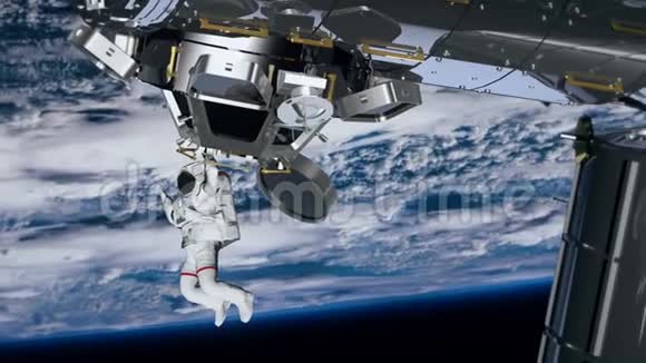 宇航员太空行走在开阔的空间里挥动他的手国际空间站国际空间站视频的预览图