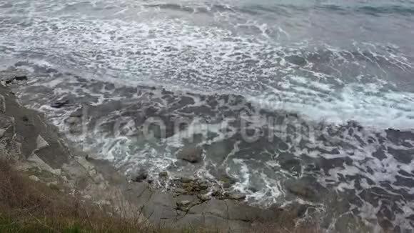 海浪和海岸视频的预览图