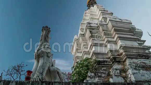 泰国清迈一座寺庙日落时间视频的预览图