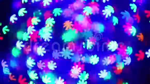 灯光花环装饰闪烁雪花形状的波克视频的预览图