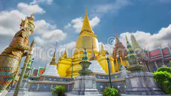 WatPhraSiRattanaSatsadaram或WatPhrakaew美丽的建筑历史景点视频的预览图