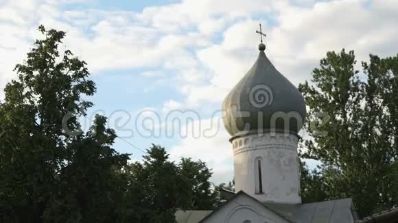 美丽的俄罗斯东正教教堂景色视频的预览图