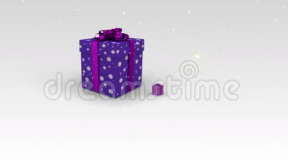 白色背景的圣诞礼物视频的预览图