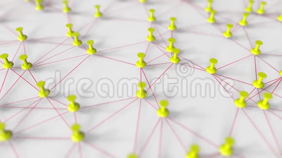许多黄色的推杆和螺纹在钉板上构成网格视频的预览图