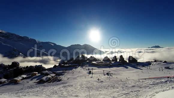 阿尔卑斯山的阿沃里亚兹滑雪胜地视频的预览图