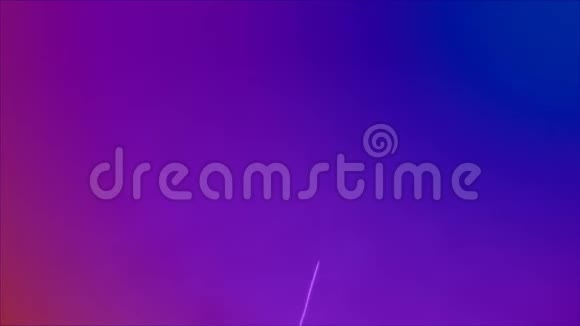 紫色背景的烟花视频的预览图