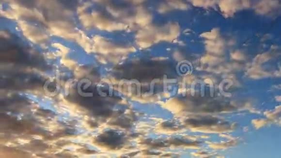 日落时的海草云时间流逝视频的预览图