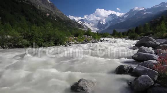 莫特里奇冰川谷的瑞士山地景观视频的预览图