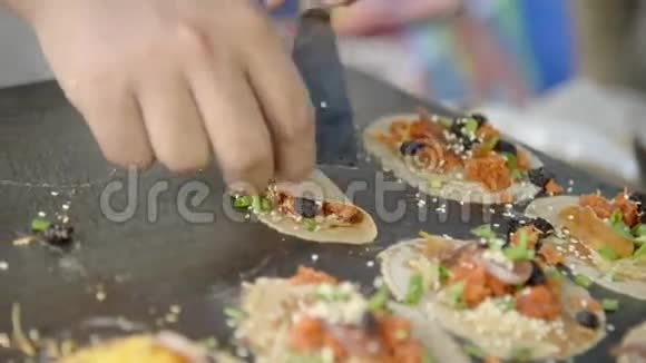 泰国脆饼的制作视频的预览图