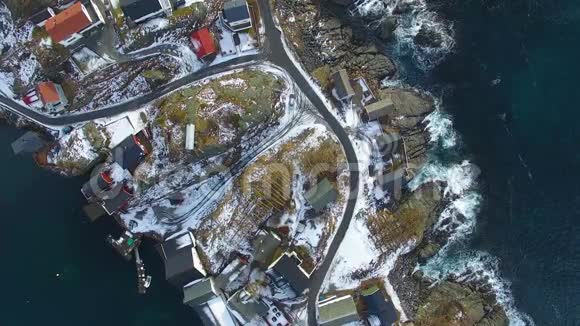 冬季汉诺伊村庄的鸟瞰图视频的预览图