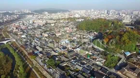 韩国JeonjuHanok村传统韩国城镇JeonjuJeollabukdo亚洲视频的预览图