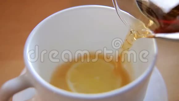 一杯热红茶视频的预览图