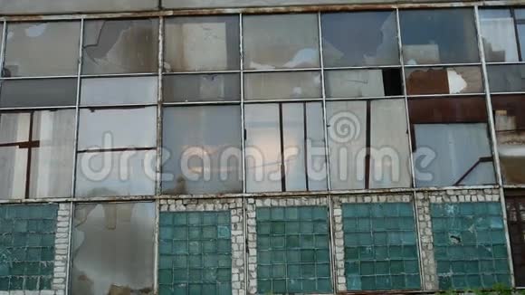 玻璃房窗户废弃视频仓库破厂视频的预览图