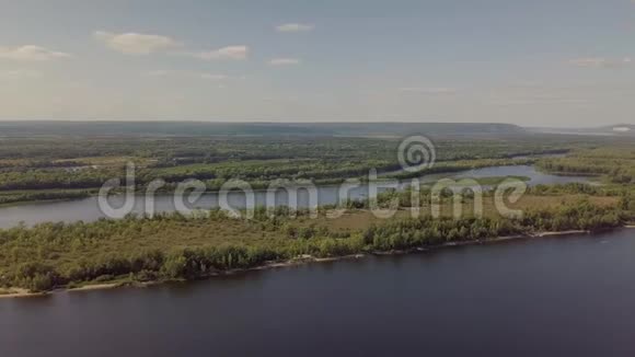 岛屿河流空中视频的预览图