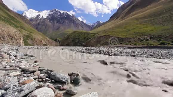 白山河Atdzhaylyau视频的预览图