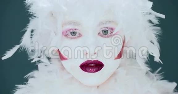 小丑女人的表情视频的预览图