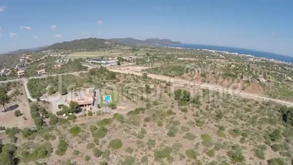 从SonServera到海洋的景观空中飞行马略卡视频的预览图