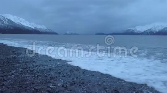 阿拉斯加的冷水视频的预览图