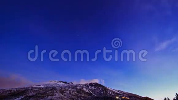 埃特纳火山上方黎明意大利西西里时间视频的预览图