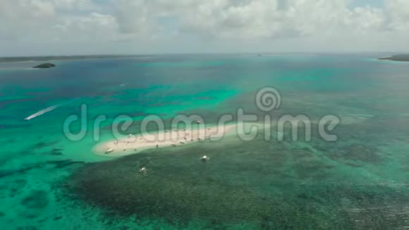 带沙滩的热带岛屿西亚高裸岛视频的预览图