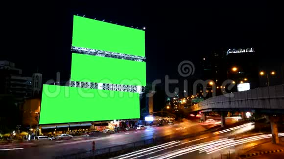 空白广告广告牌绿色屏幕用于广告时间流逝视频的预览图