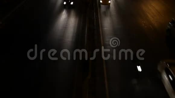 夜间高速公路交通堵塞视频的预览图