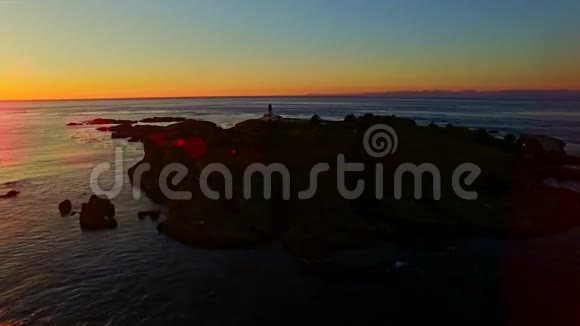 日落时的太平洋灯塔视频的预览图