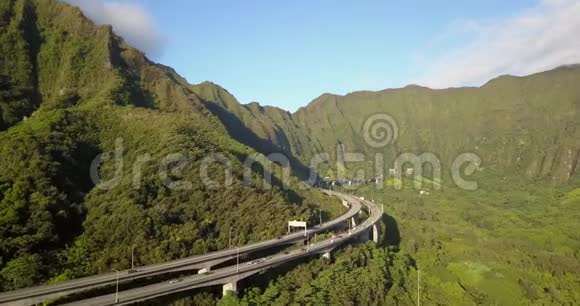 瓦胡岛绿山的鸟瞰图视频的预览图