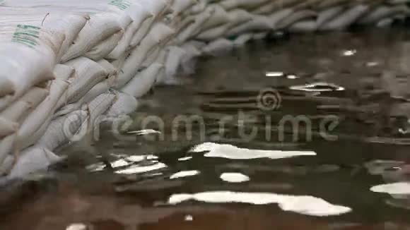 沙袋来阻止洪水视频的预览图