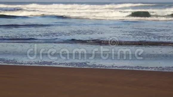 摩洛哥卡萨布兰卡大西洋海滩景观视频的预览图