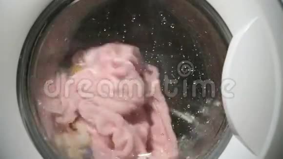 洗涤过程中洗衣机滚筒的内部视图视频的预览图