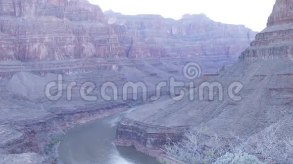 大峡谷地面景观视频的预览图