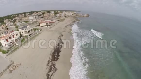 直接住在地中海海岸线空中飞行马略卡视频的预览图