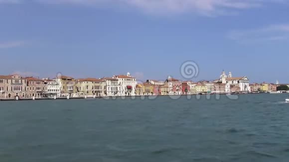 威尼斯水上的城市视频的预览图