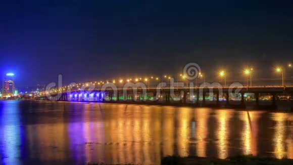 4KDnieper河大桥上的时间推移夜间交通4096x2304视频的预览图
