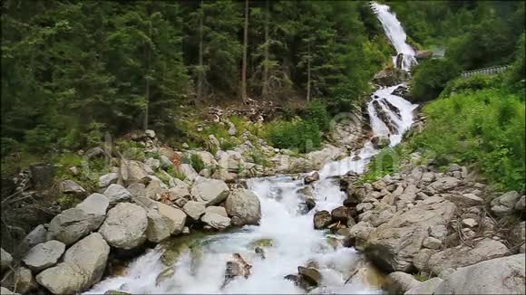 蒂罗尔的斯图本瀑布视频的预览图