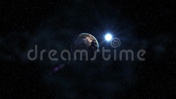 在黑色宇宙中行星地球和太阳星在轴上旋转的空间视图无缝环路与日夜城市灯高射炮视频的预览图