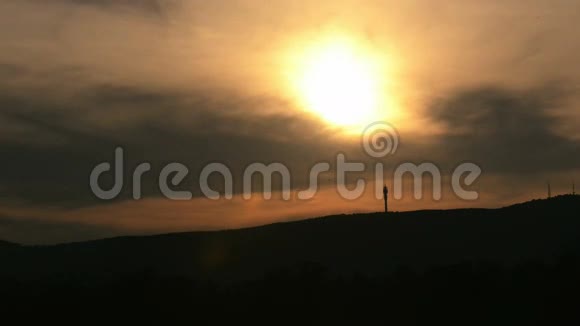 壮观的天空美丽的日落时间视频的预览图