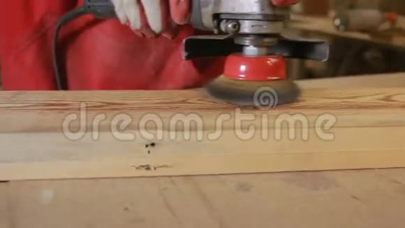 木工磨板机特写镜头视频的预览图