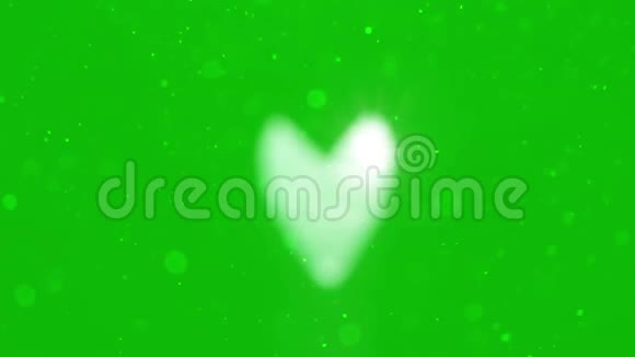 心与粒子模糊在孤立的绿色视频的预览图