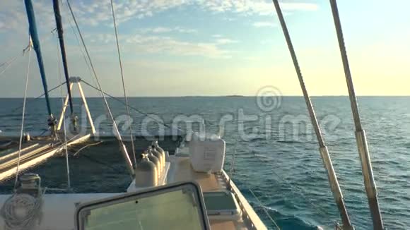 双体船和加勒比海视频的预览图
