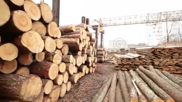 旧锯木厂木材板视频的预览图
