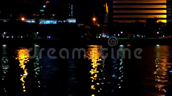 曼谷市区晚上景色不错模糊的视频的预览图