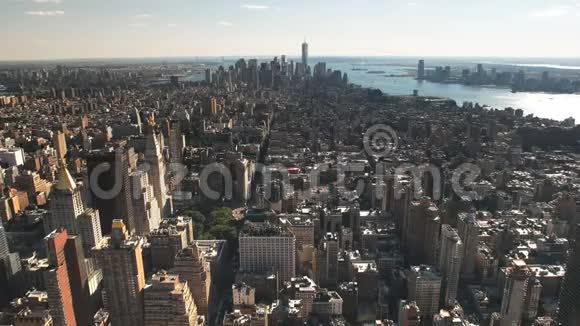 纽约曼哈顿市中心的天际线视频的预览图
