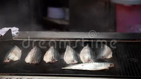 最受欢迎的担架食物是伊斯坦布尔的鱼视频的预览图