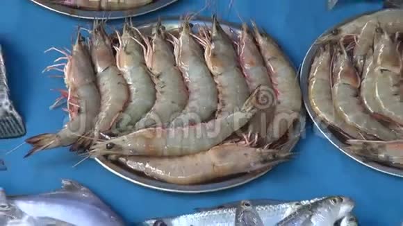 印度科奇的新鲜海鲜市场视频的预览图
