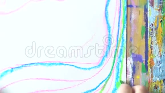 画家画了一幅粉笔画视频的预览图