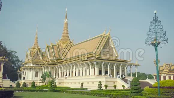 柬埔寨金边皇家宫殿王座堂视频的预览图