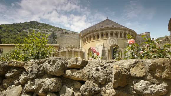 法国塞文尼斯圣吉勒姆沙漠历史修道院视频的预览图